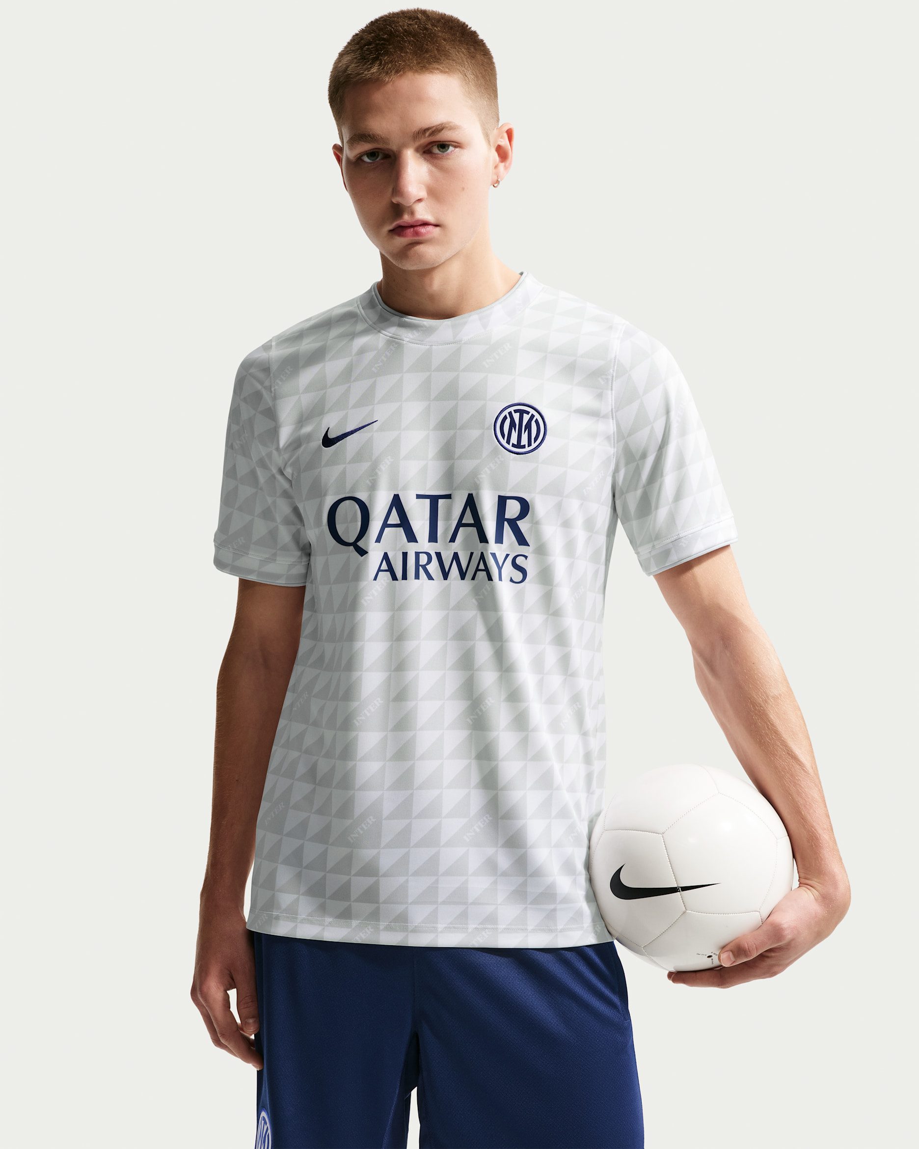 Inter Milan Men's Nike Dri-FIT Soccer Pre-Match Top. Nike.com